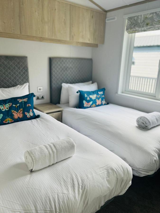 Honey Bee Lodge With Hot Tub York Exterior foto