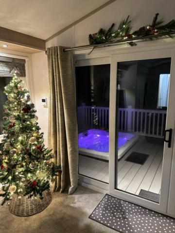 Honey Bee Lodge With Hot Tub York Exterior foto